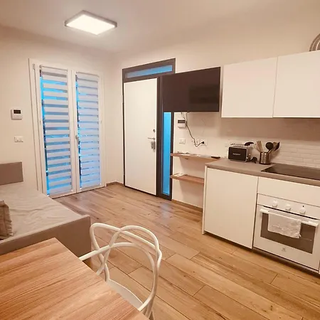 Gardenia Apartments Desenzano del Garda Exterior photo